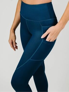 Zyia Navy Vibrations Pocket Light n Tight 7/8 24"